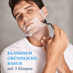 Mann bei der Rasur mit Gillette Mach3 Turbo Rasierer für eine gründliche und sanfte Rasur