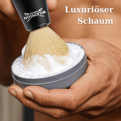 Wilkinson Sword Rasierpinsel bei der Anwendung mit dichtem, cremigem Rasierschaum